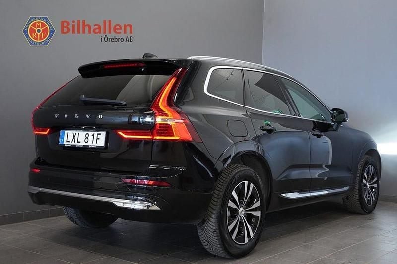 Begagnad Volvo XC60 Core 350 HK (257 kW) 2022 Svart SUV