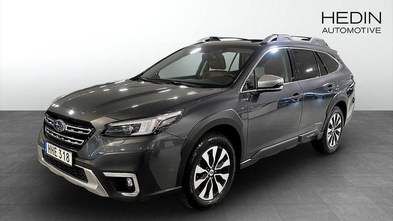 Grå (grey) Begagnad 2023 Subaru Outback SUV | 399 900 kr (Lite dyr) - Bild 1/4