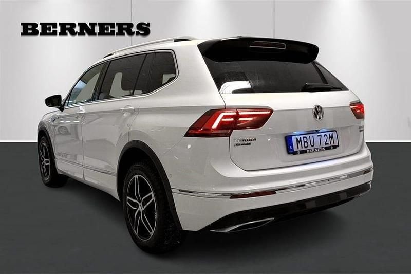 Begagnad VW Tiguan Allspace R-line 192 HK (141 kW) 2019 Vit SUV