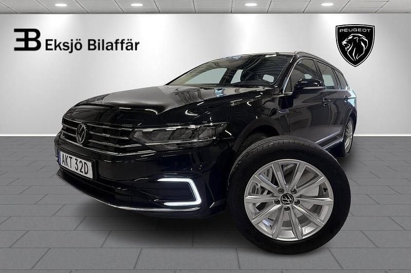 Begagnad VW Passat GTE 218 HK (160 kW) 2022 Svart metallic Kombi