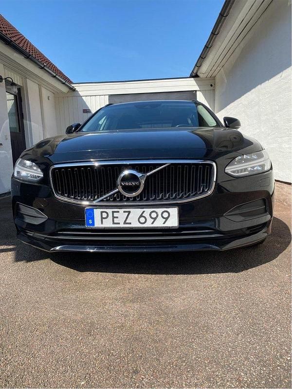 Svart Begagnad 2017 Volvo V90 Kinetic Kombi | 143 000 kr (Marknadspris) - Bild 1/4