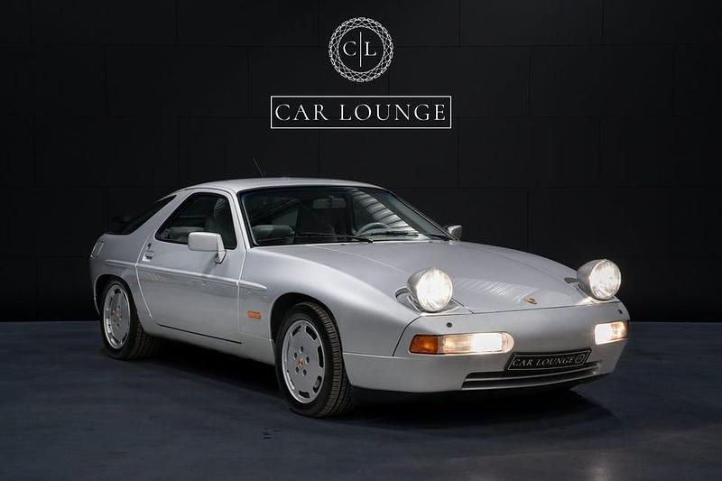 Silver metallic Begagnad 1990 Porsche 928 Sportkupé | 369 000 kr - Bild 1/4