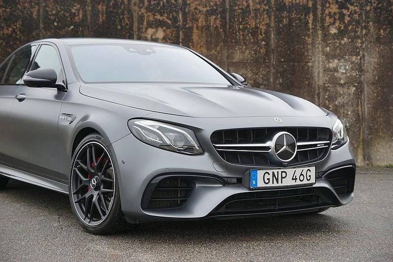 Begagnad Mercedes E63S AMG AMG 612 HK (450 kW) 2018 Grå Sedan
