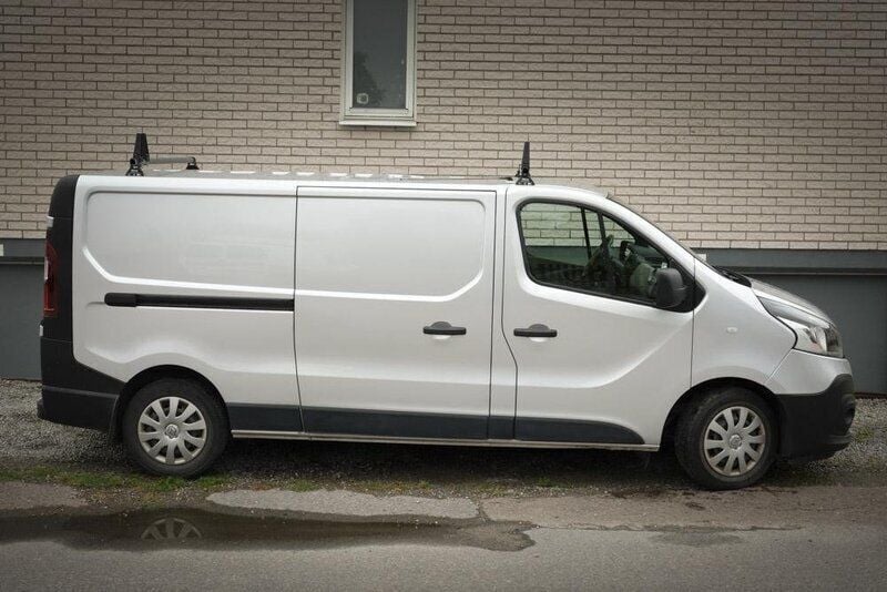 Silver Begagnad 2018 Renault Trafic Van | 80 000 kr (Superpris) - Bild 1/4