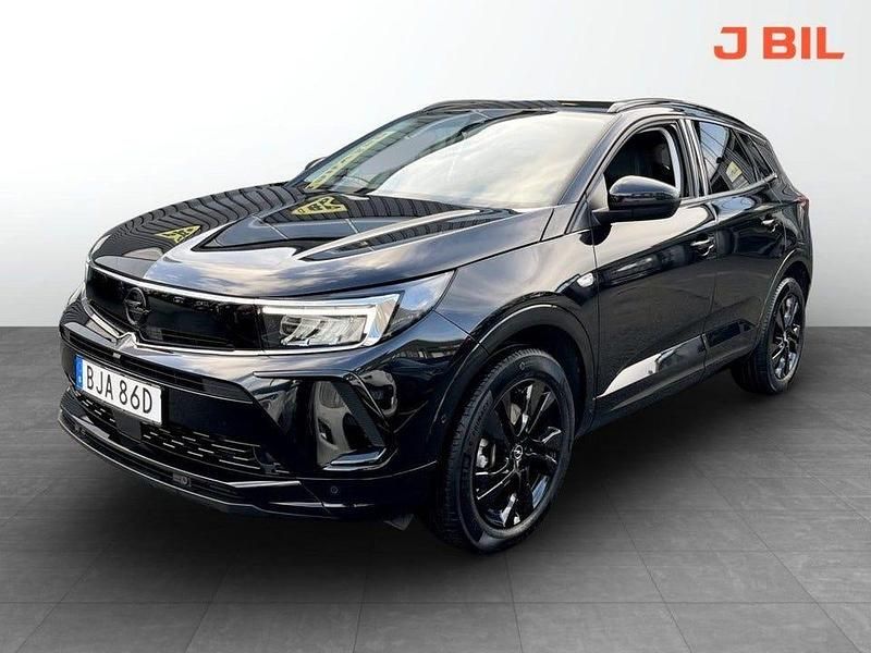 Svart Begagnad 2024 Opel Grandland X GS Line SUV | 259 900 kr (Marknadspris) - Bild 1/4