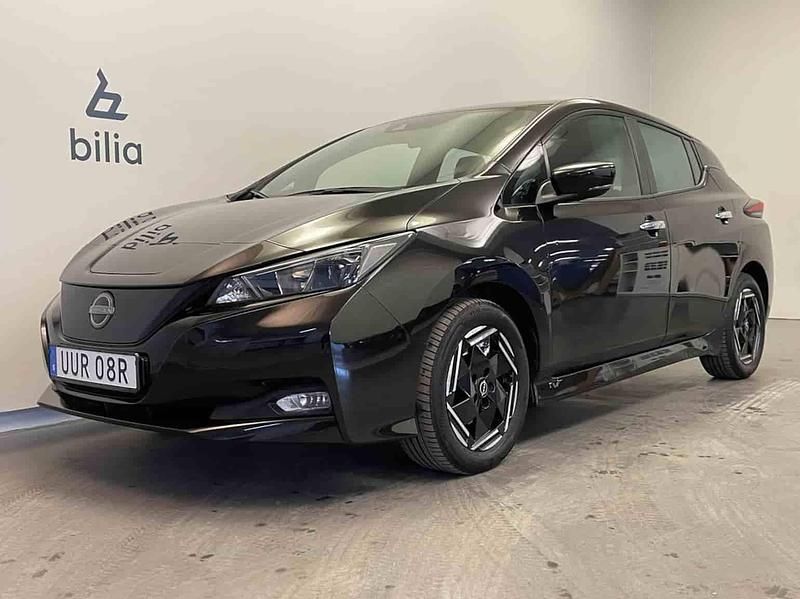 Svart Begagnad 2023 Nissan Leaf Halvkombi | 169 000 kr - Bild 1/1