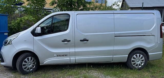 Silver Begagnad 2020 Renault Trafic Van | 165 000 kr (Bra pris) - Bild 1/1