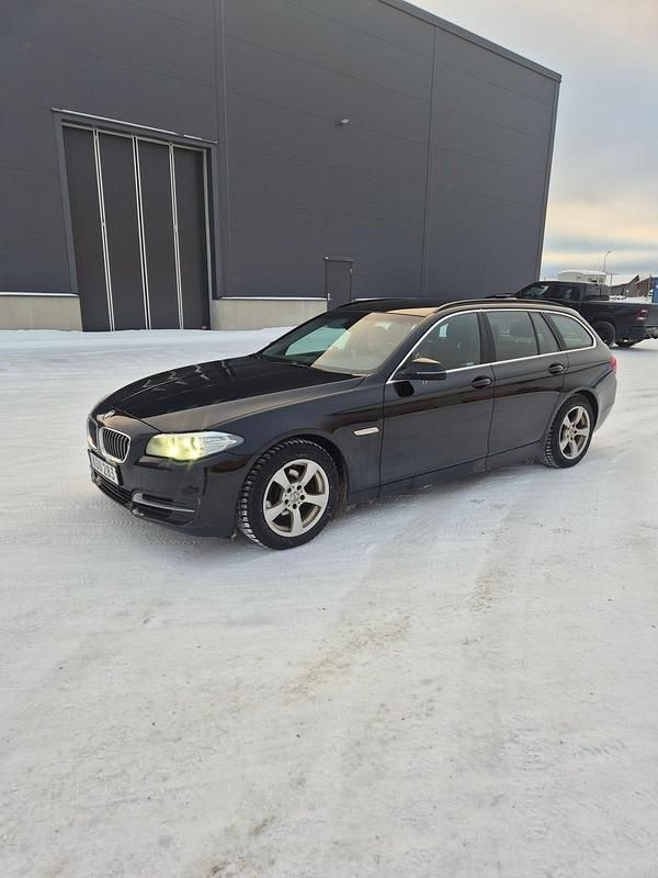 Begagnad 2015 BMW 520 Kombi | 115 000 kr (Marknadspris) - Bild 1/4
