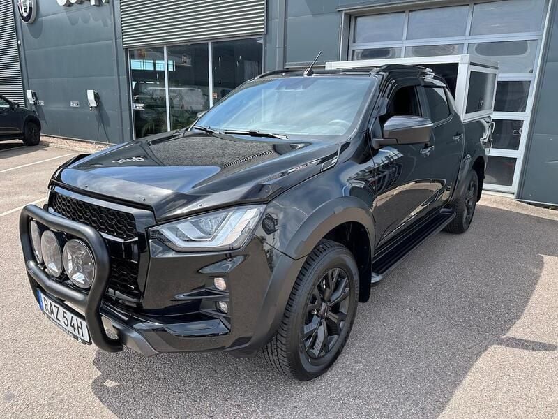 Svart Begagnad 2023 Isuzu D-Max Pickup | 439 900 kr - Bild 1/4