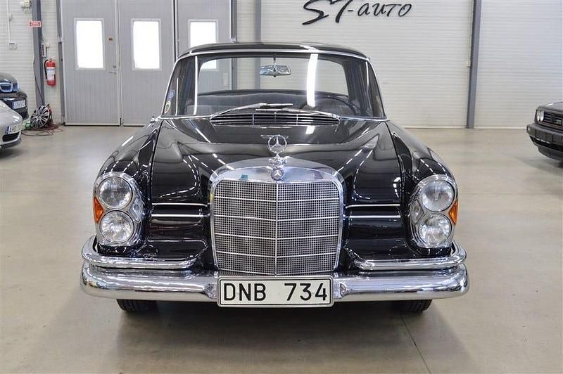 Begagnad Mercedes 220 124 HK (91 kW) 1963 Svart Sedan