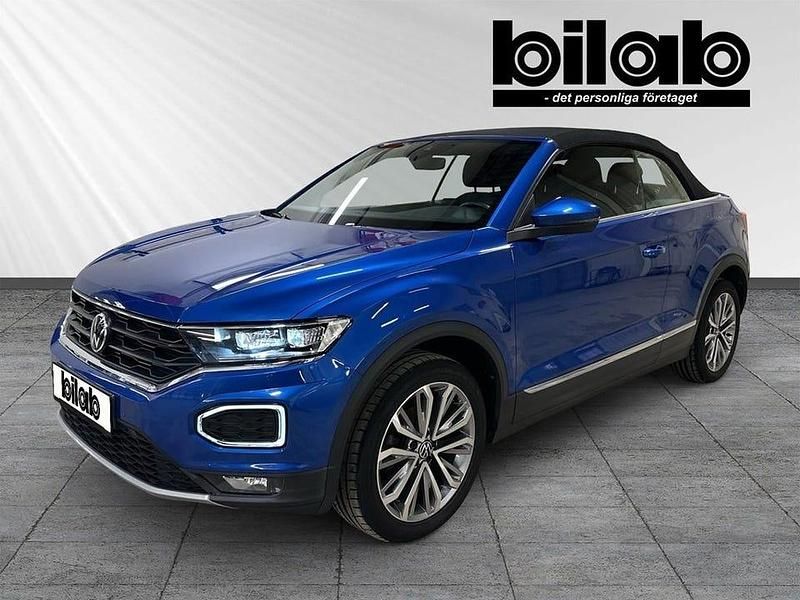 Blå Begagnad 2021 VW T-Roc Cabriolet Cab | 339 000 kr - Bild 1/4