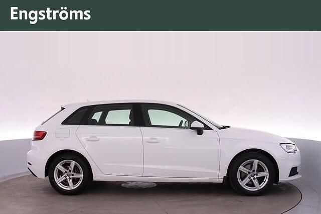 Begagnad Audi A3 Proline 150 HK (110 kW) 2017 Vit Sedan