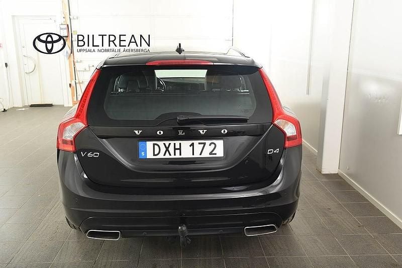 Begagnad Toyota Auris Hybrid Edition 136 HK (100 kW) 2016 Röd Halvkombi