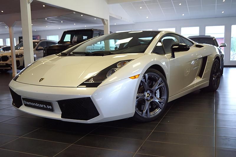 Begagnad Lamborghini Gallardo 528 HK (388 kW) 2006 Vit Sportkupé
