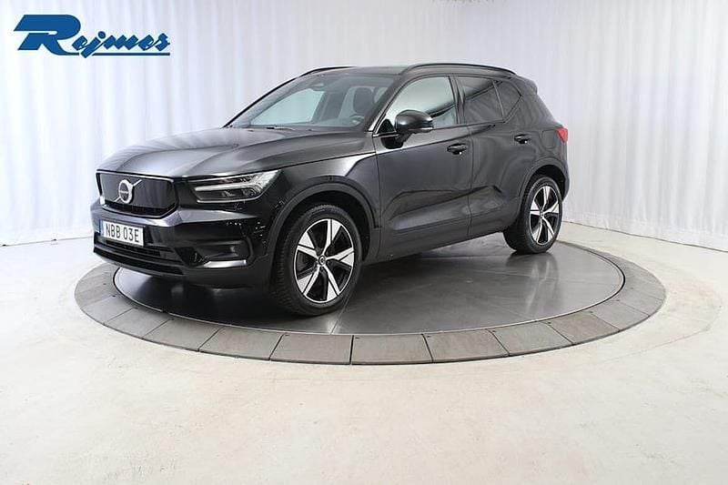 Svart Begagnad 2022 Volvo XC40 Pro SUV | 344 900 kr - Bild 1/4