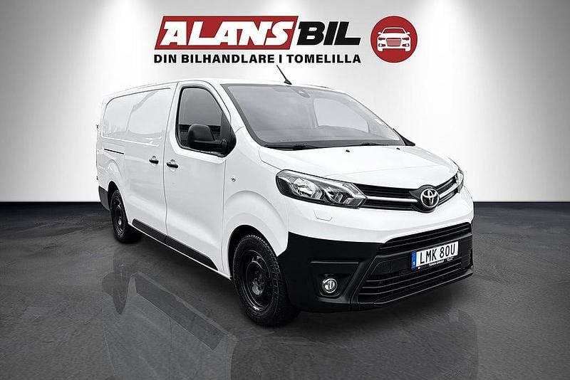 Vit Begagnad 2022 Toyota Proace Minibuss | 264 000 kr (Marknadspris) - Bild 1/4