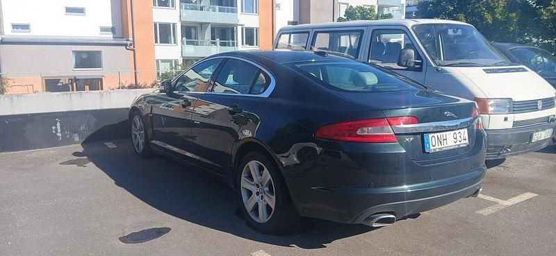 Grön Begagnad 2009 Jaguar XF Sedan | 69 000 kr (Marknadspris) - Bild 1/3