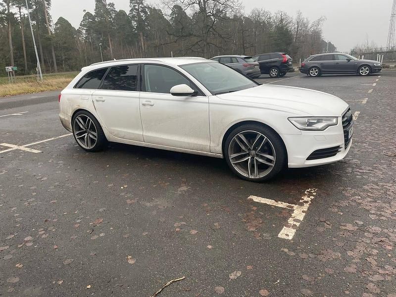 Begagnad Audi A6 177 HK (130 kW) 2012 Kombi