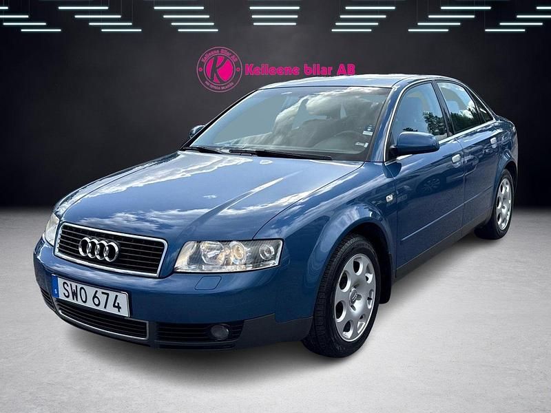Blå Begagnad 2001 Audi A4 Sedan | 36 900 kr (Dyr) - Bild 1/4