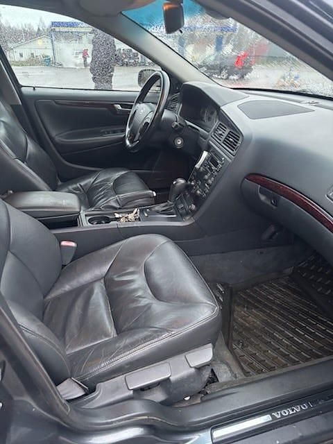 Begagnad 2004 Volvo V70 Kombi | 25 000 kr (Lite dyr) - Bild 1/4