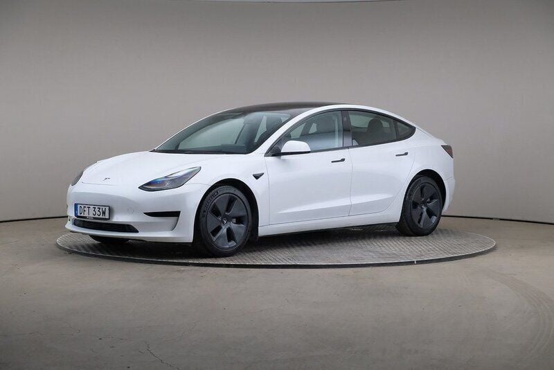 Vit Begagnad 2022 Tesla Model 3 Standard Range Sedan | 265 000 kr (Superpris) - Bild 1/4