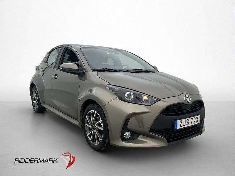 Begagnad Toyota Yaris Active 125 HK (91 kW) 2020 Grön Halvkombi