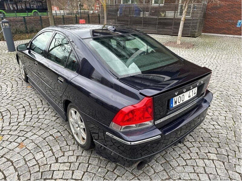 Blå Begagnad 2005 Volvo S60 Summum Sedan | 45 000 kr (Marknadspris) - Bild 1/4