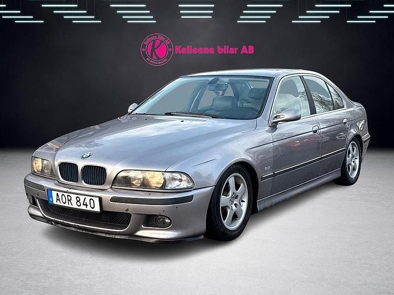 Ljusgrå Begagnad 1996 BMW 523 Sedan | 34 900 kr - Bild 1/4