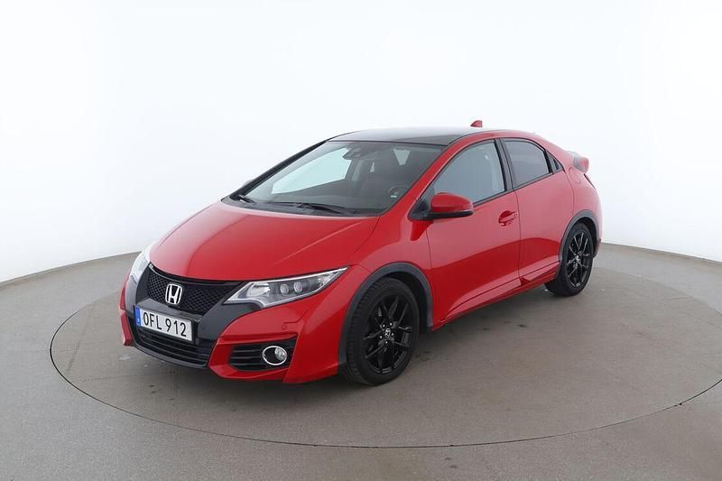 Röd Begagnad 2016 Honda Civic Halvkombi | 137 000 kr (Bra pris) - Bild 1/3