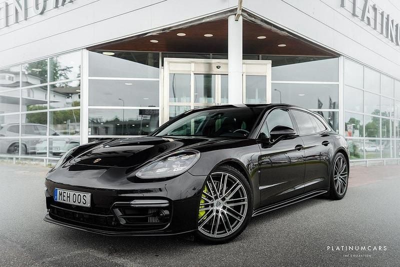 Svart Begagnad 2019 Porsche Panamera 4 Sport Turismo Sedan | 799 000 kr (Marknadspris) - Bild 1/4