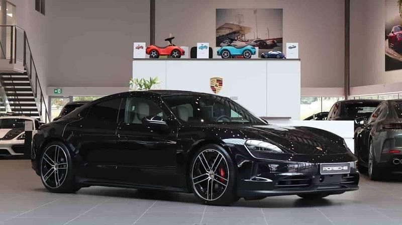 Svart Ny 2026 Porsche Taycan 4S Sedan | 1 598 100 kr - Bild 1/1