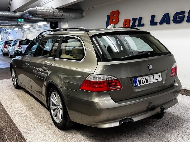 Begagnad BMW 525 192 HK (141 kW) 2004 Grön Kombi