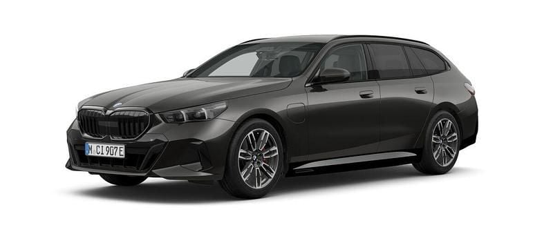 Ny 2025 BMW 530e Shadowline Kombi | 742 900 kr (Marknadspris) - Bild 1/4