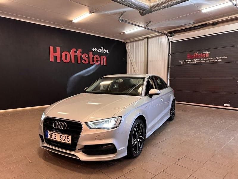 Silver Begagnad 2014 Audi A3 Comfort Sedan | 159 900 kr (Marknadspris) - Bild 1/4
