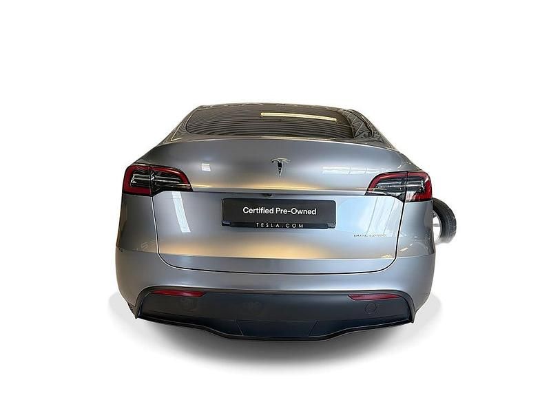 Begagnad Tesla Model Y Long Range AWD 378 kW (514 HK) 2023 Grå SUV