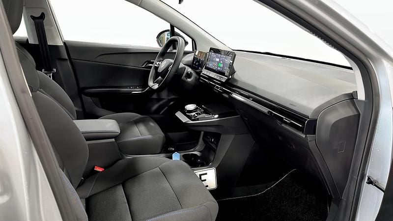 Begagnad MG MG4 EV 125 kW (170 HK) 2024 Grå Halvkombi