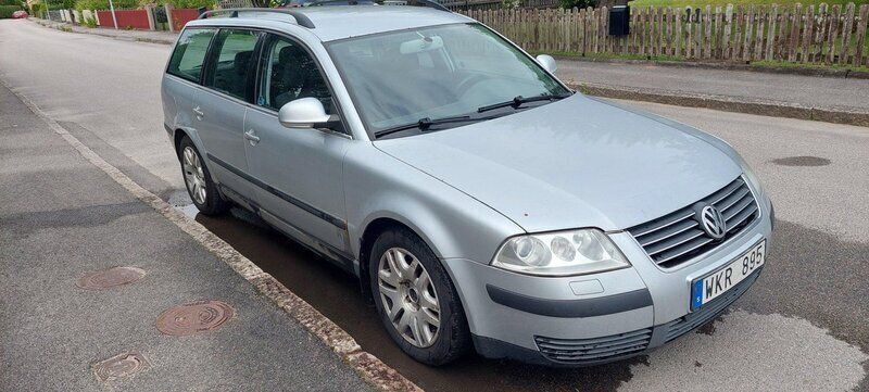 Silver Begagnad 2005 VW Passat Trendline Kombi | 5 000 kr (Superpris) - Bild 1/4