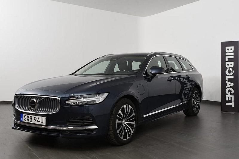 Mörkblå Begagnad 2023 Volvo V90 Core Kombi | 439 800 kr (Lite dyr) - Bild 1/4