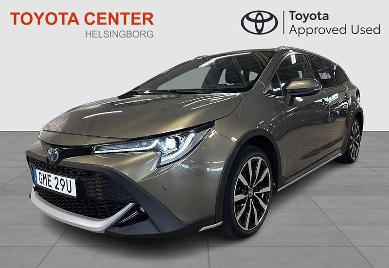 Grön Begagnad 2022 Toyota Corolla Edition SUV | 289 900 kr (Marknadspris) - Bild 1/4