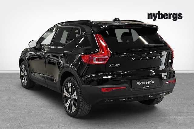 Begagnad Volvo XC40 Single Motor 175 kW (238 HK) 2023 Svart SUV
