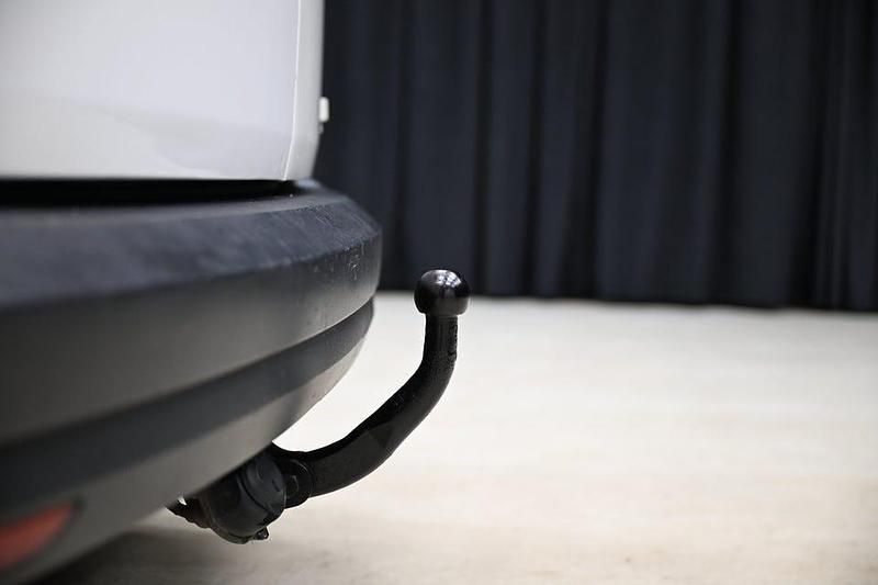 Begagnad VW Caddy 102 HK (75 kW) 2016 Vit Minibuss