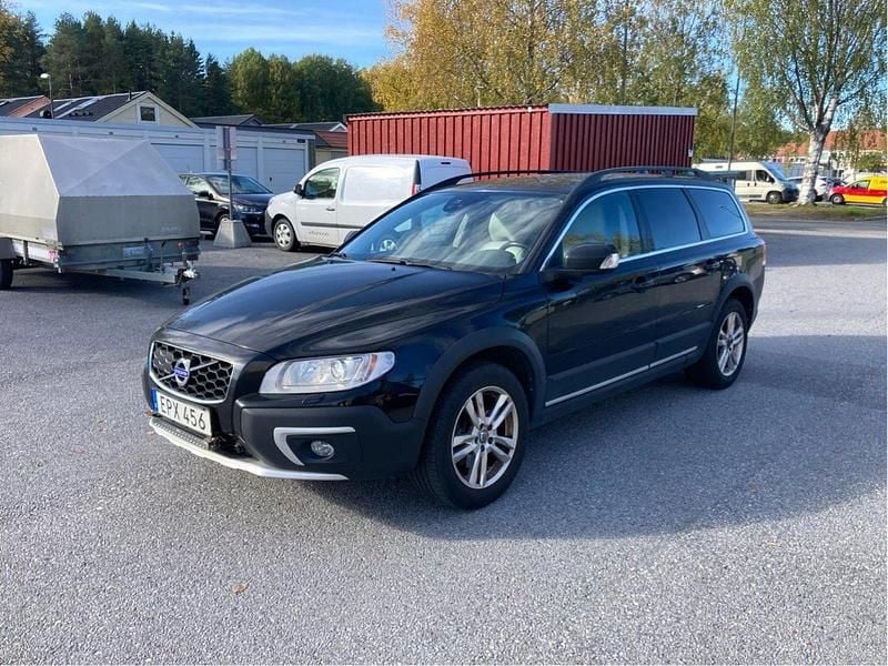 Svart Begagnad 2015 Volvo XC70 Momentum SUV | 170 000 kr (Bra pris) - Bild 1/4