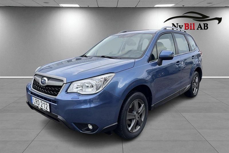 Blå Begagnad 2015 Subaru Forester SUV | 159 000 kr (Marknadspris) - Bild 1/4