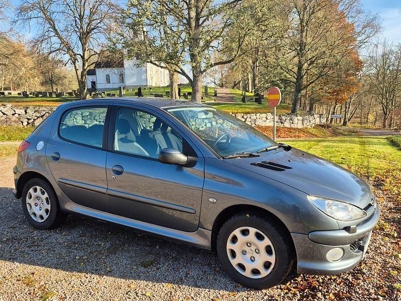 Begagnad 2007 Peugeot 206 Halvkombi | 22 900 kr (Marknadspris) - Bild 1/4