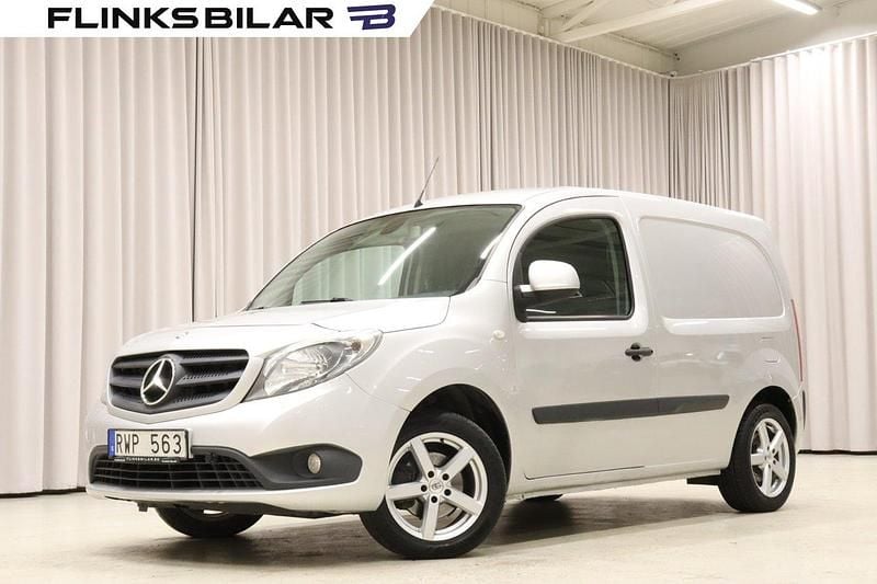 Silver (silvermetallic) Begagnad 2013 Mercedes Citan 109 Van | 69 800 kr (Bra pris) - Bild 1/4
