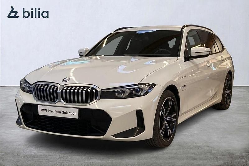 Begagnad BMW 330 M Sport 292 HK (214 kW) 2023 Vit Kombi
