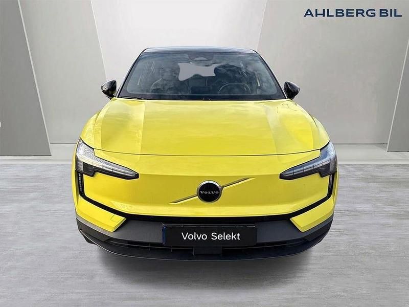 Begagnad Volvo EX30 Plus 202 kW (275 HK) 2023 Gul SUV