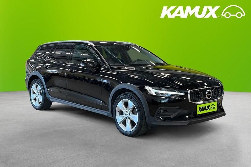 Svart Begagnad 2021 Volvo V60 CC Kombi | 234 800 kr (Bra pris) - Bild 1/3