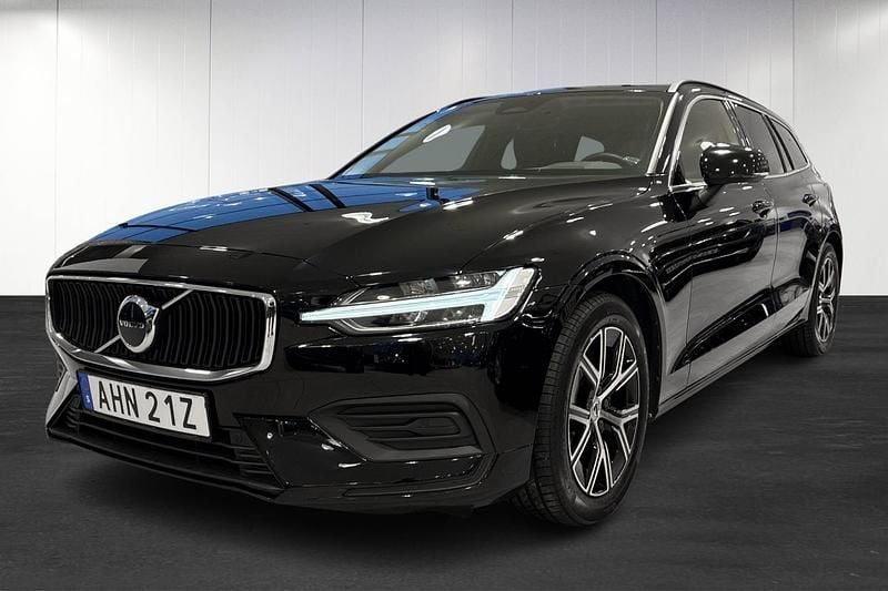 Begagnad Volvo V60 Core 197 HK (144 kW) 2022 Svart Kombi