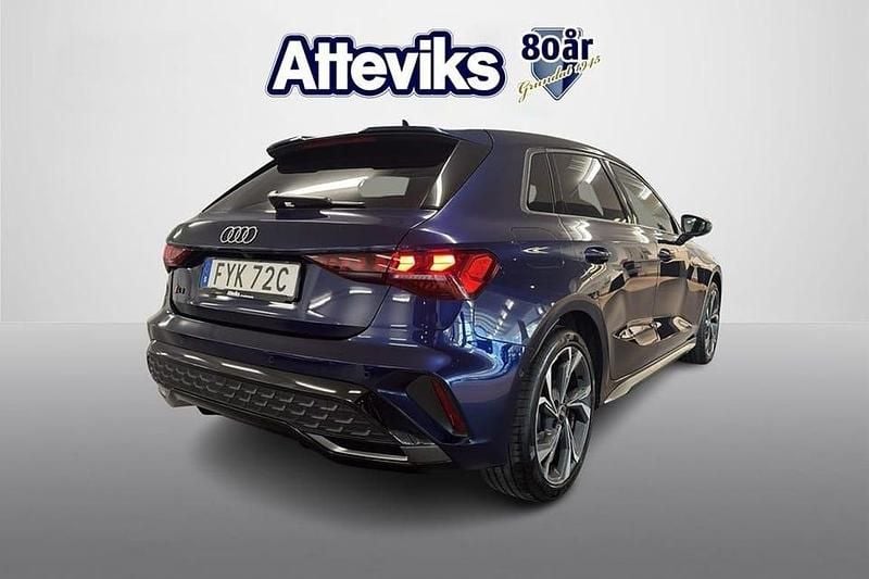 Begagnad Audi A3 S-Line 151 HK (111 kW) 2025 Navarrablå metallic